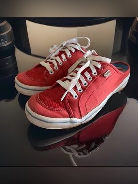 Keds Sport Women's Low Back Slip On Size 7.5 Red Velvet Lace Up Mule Sneakers